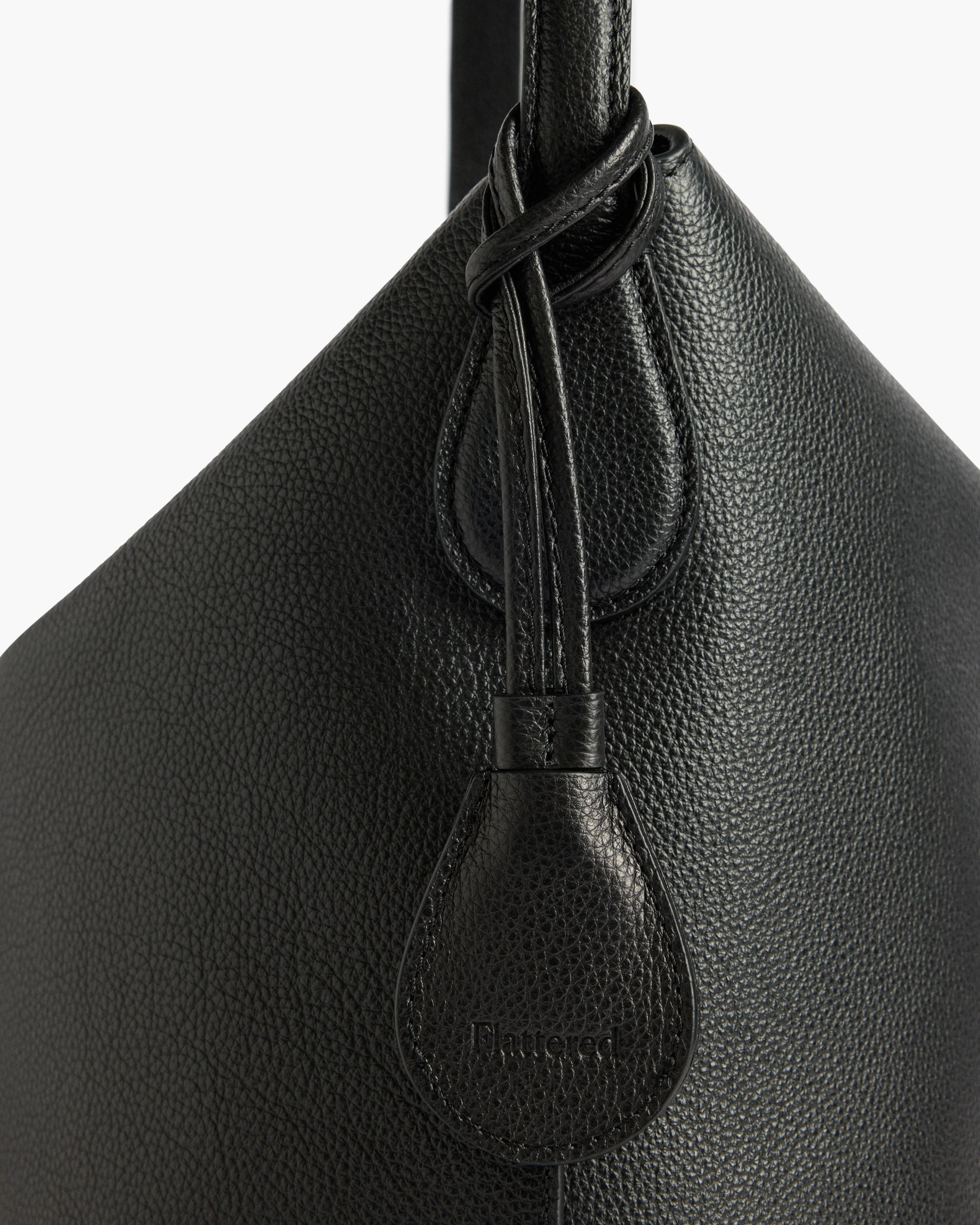 Alda Grande Shoulder Bag Grained Leather Black - Image 4