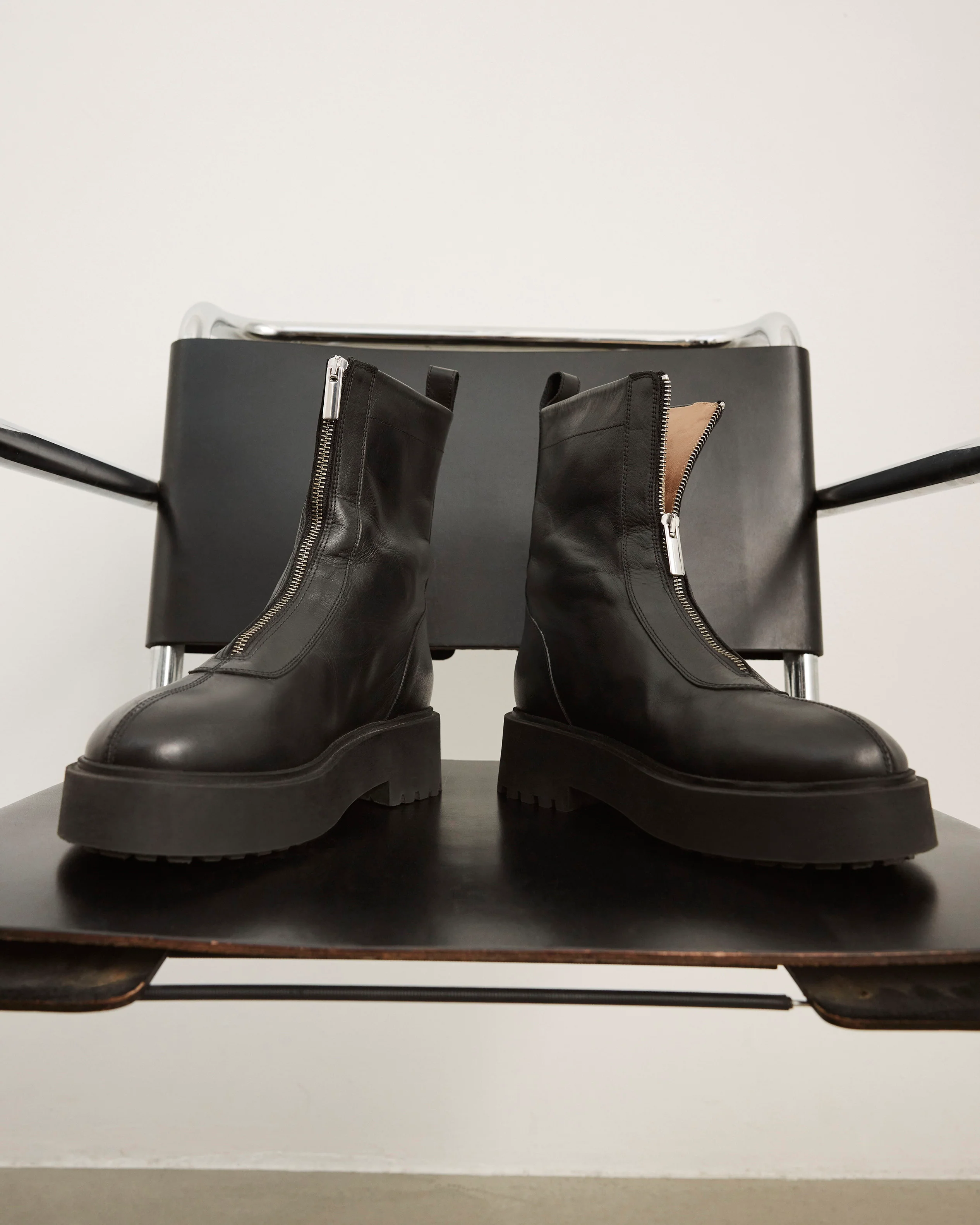 Alma Leather Black - Image 8