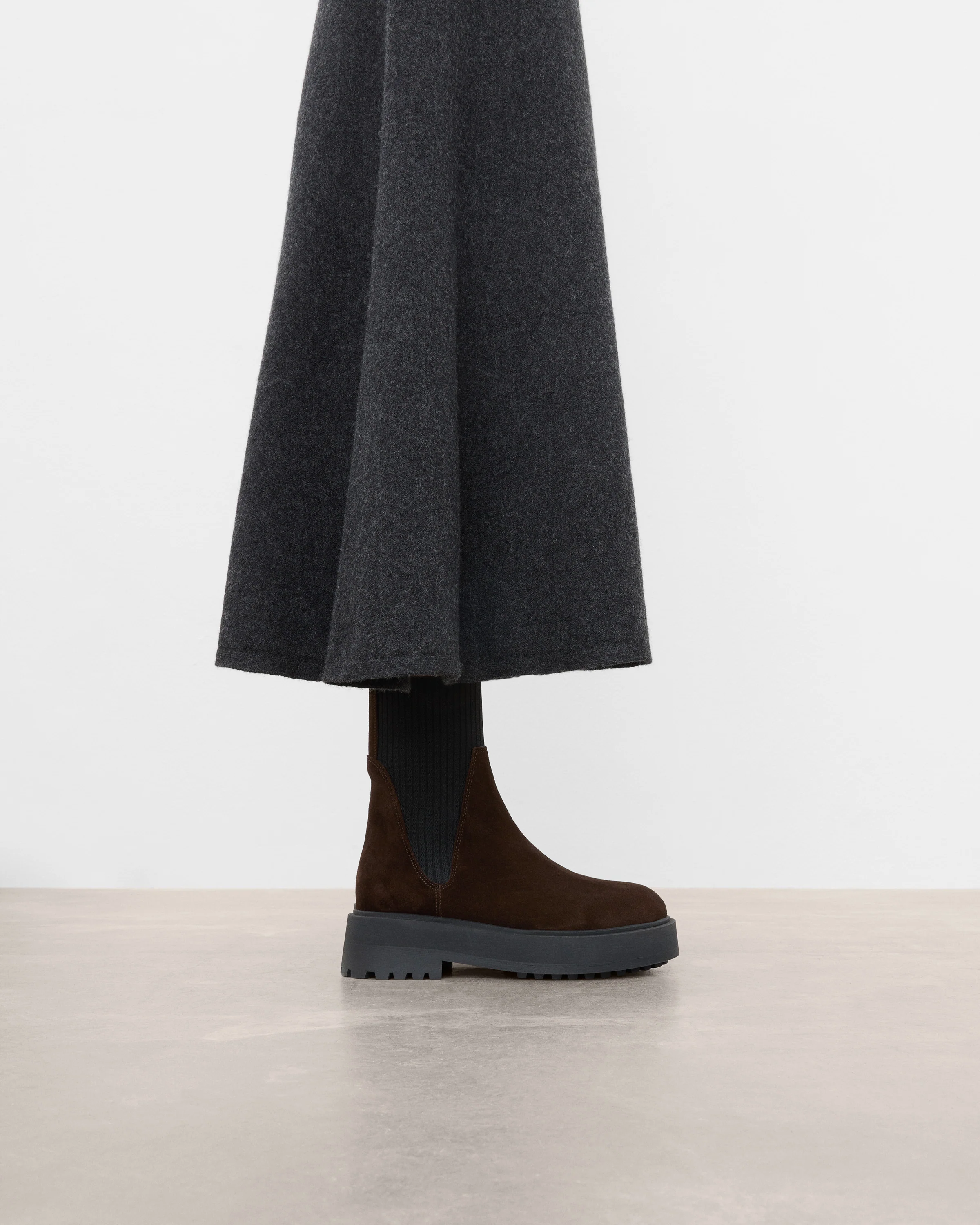 Aurora Suede Chocolate - Image 3