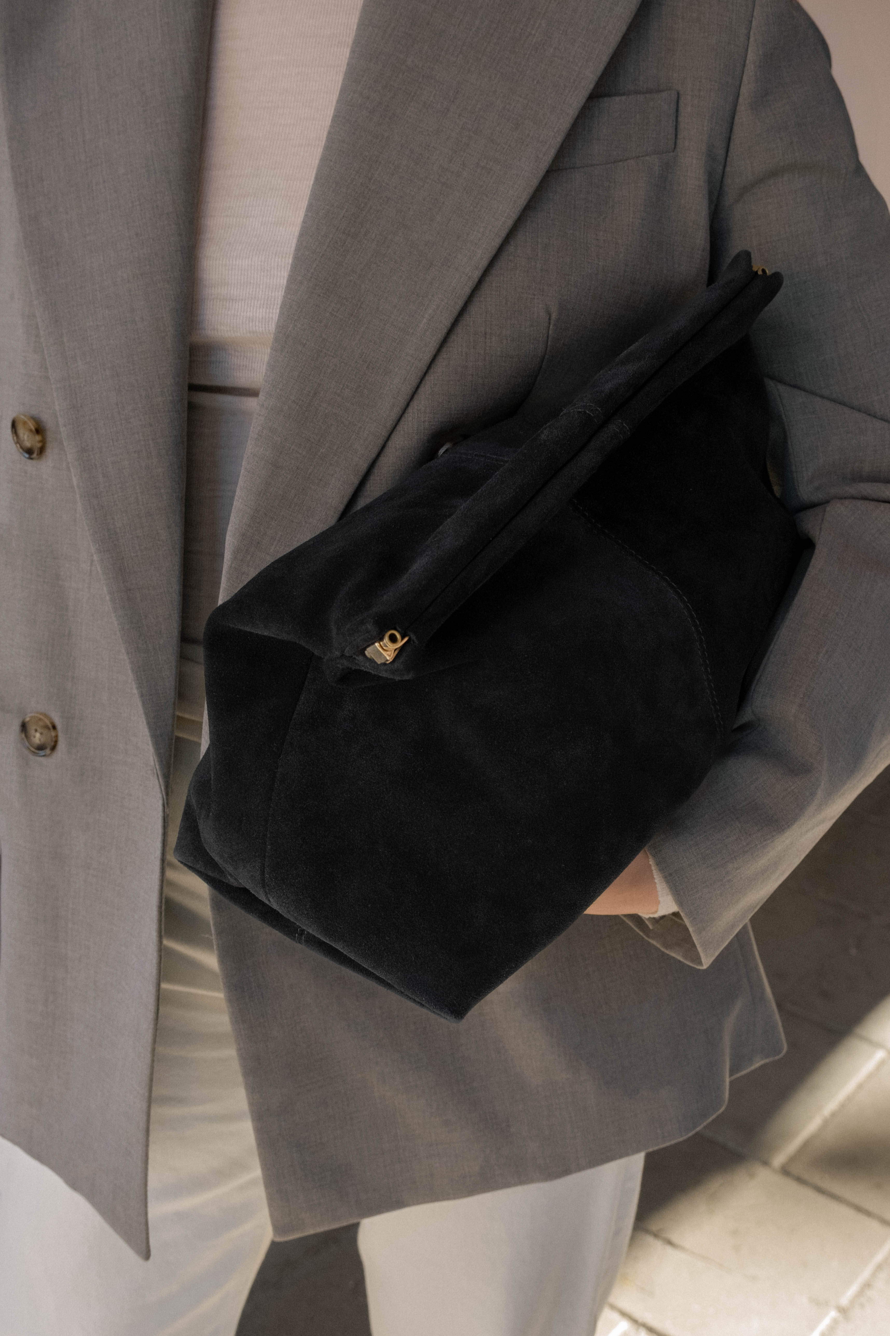 Clay Clutch Suede Black - Image 9