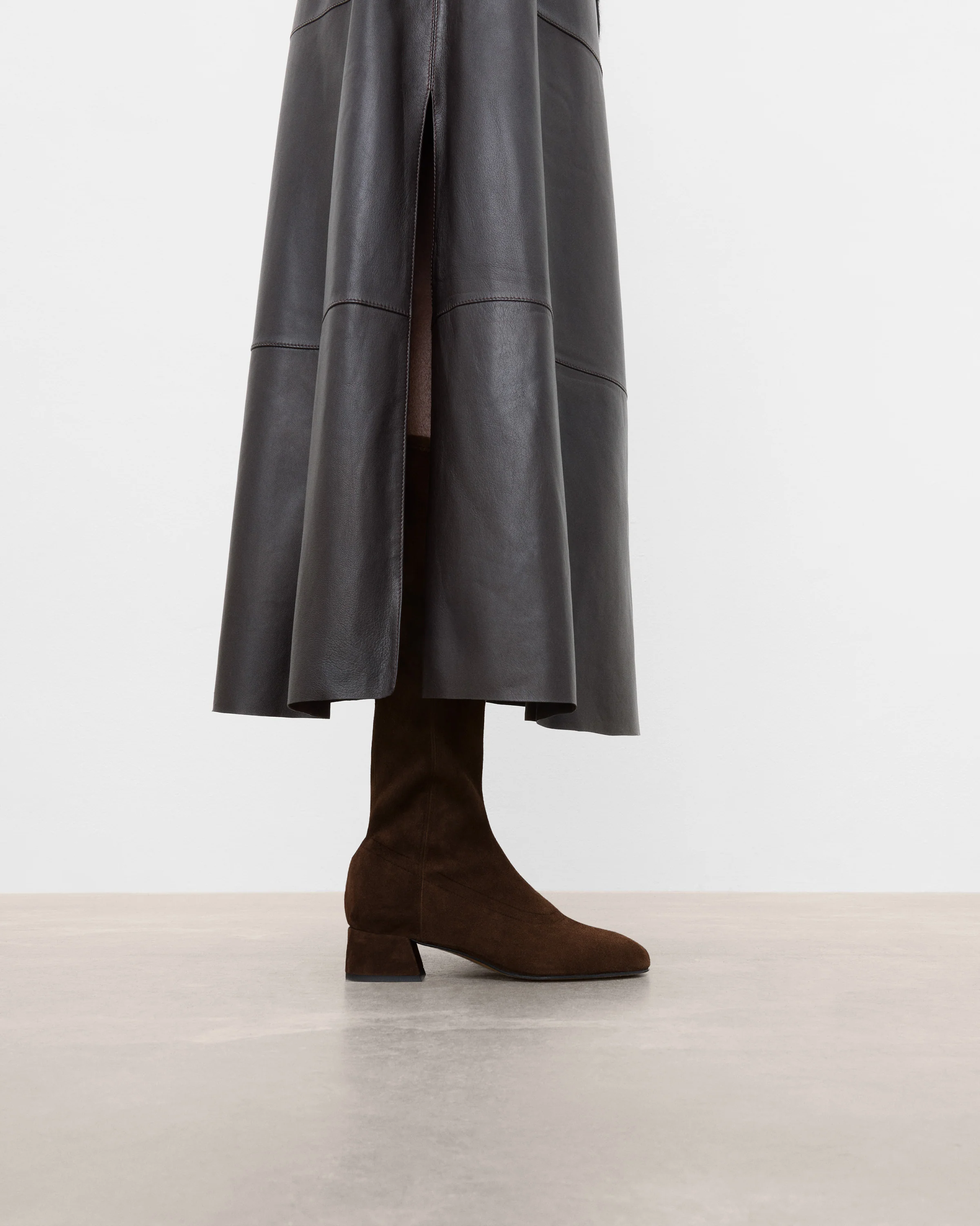 Eden Suede Chocolate - Image 3