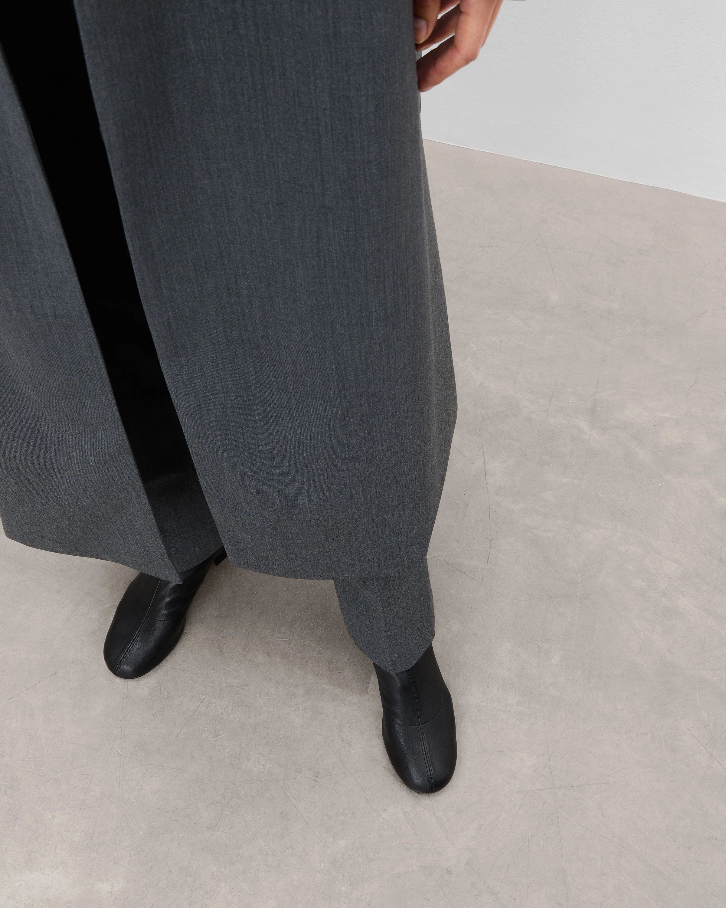 Ember Leather Black - Image 3