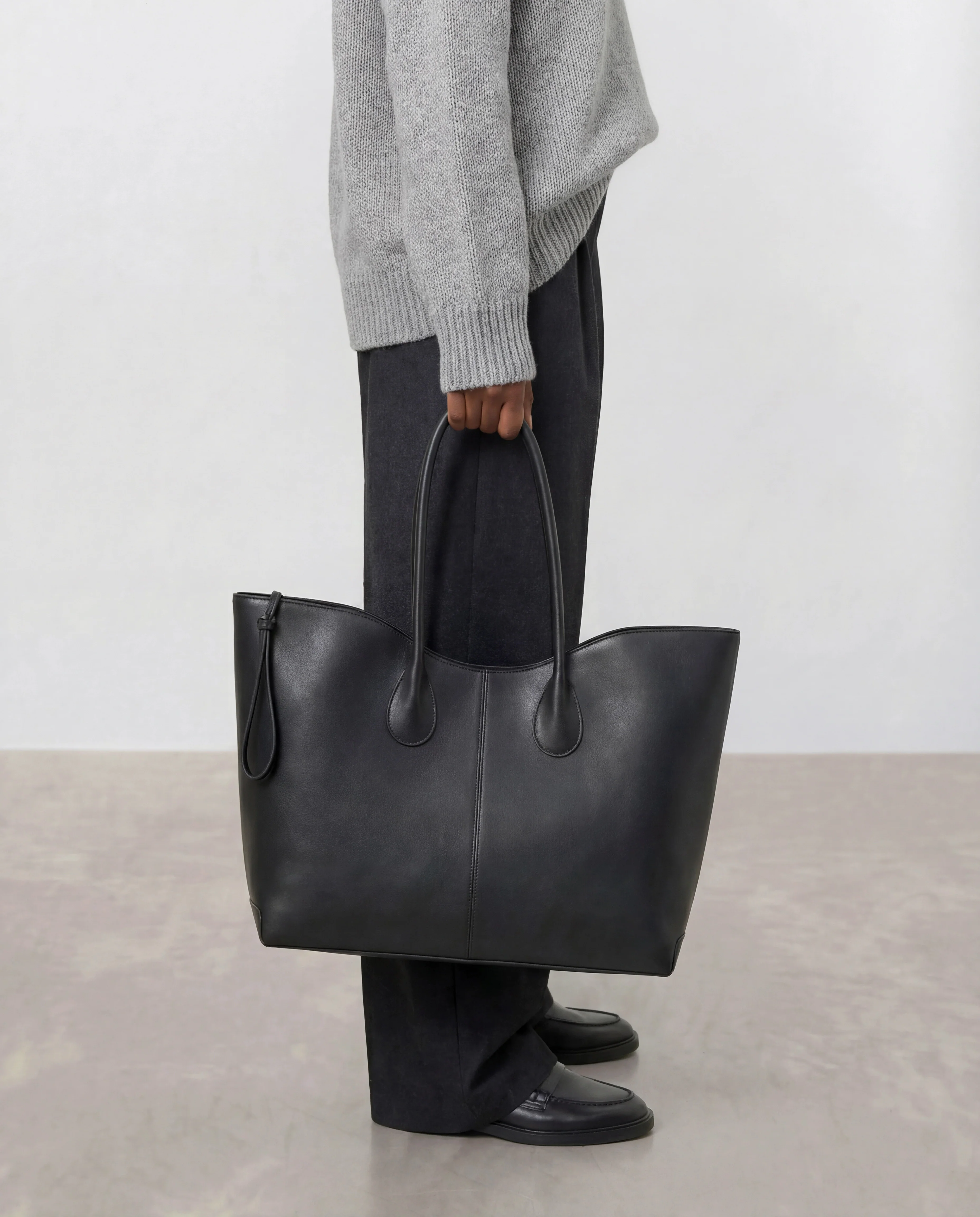 Gaia Tote Bag Leather Black - Image 2