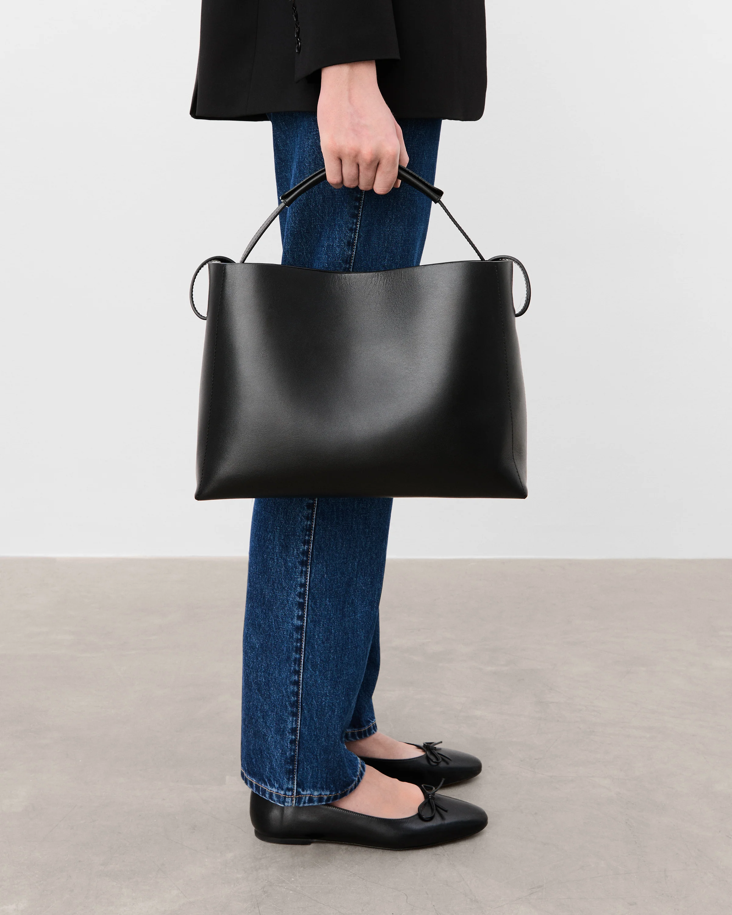 Hedda Grande Handbag Leather Black - Image 3