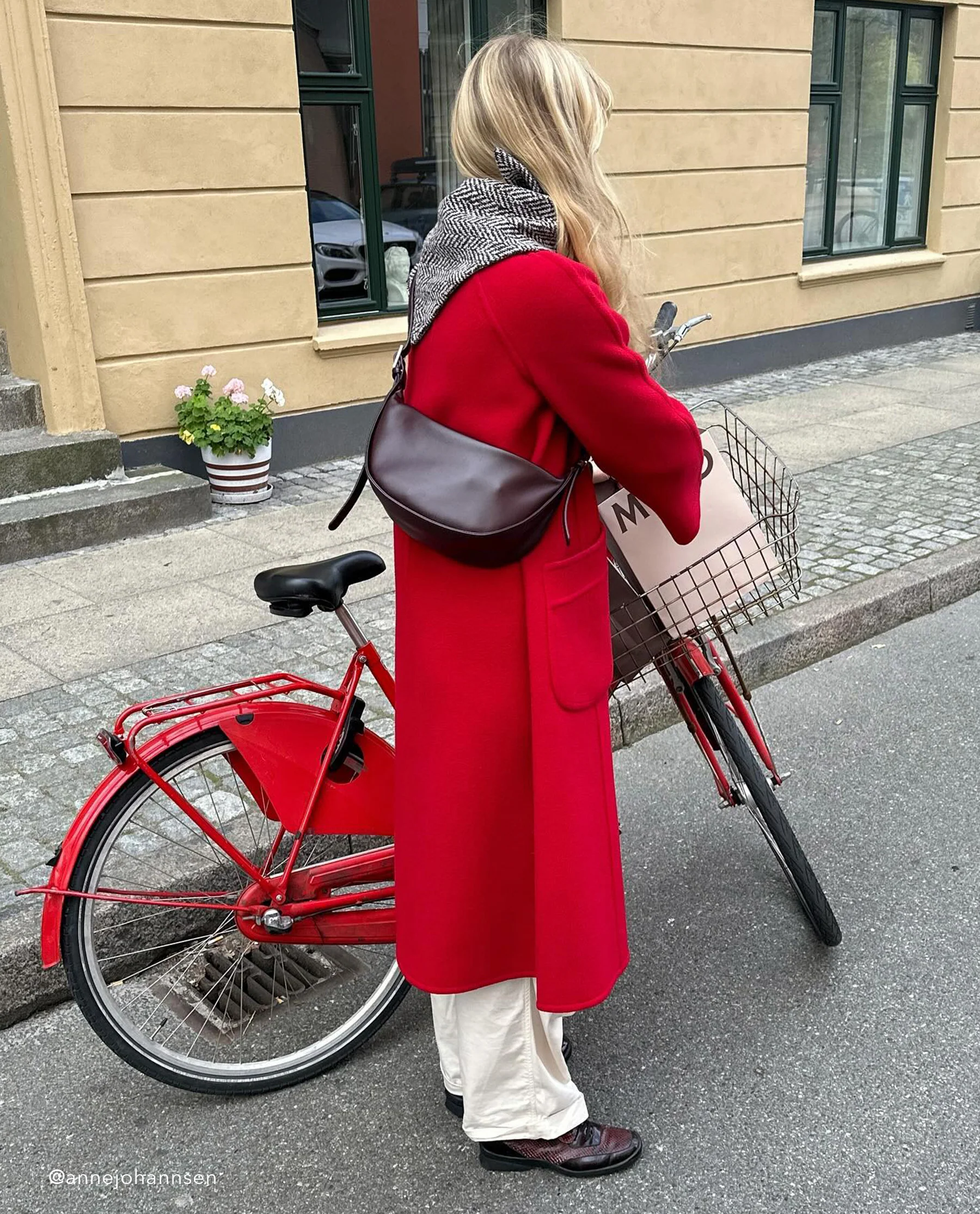 Irma Shoulder Bag Leather Burgundy - Image 9