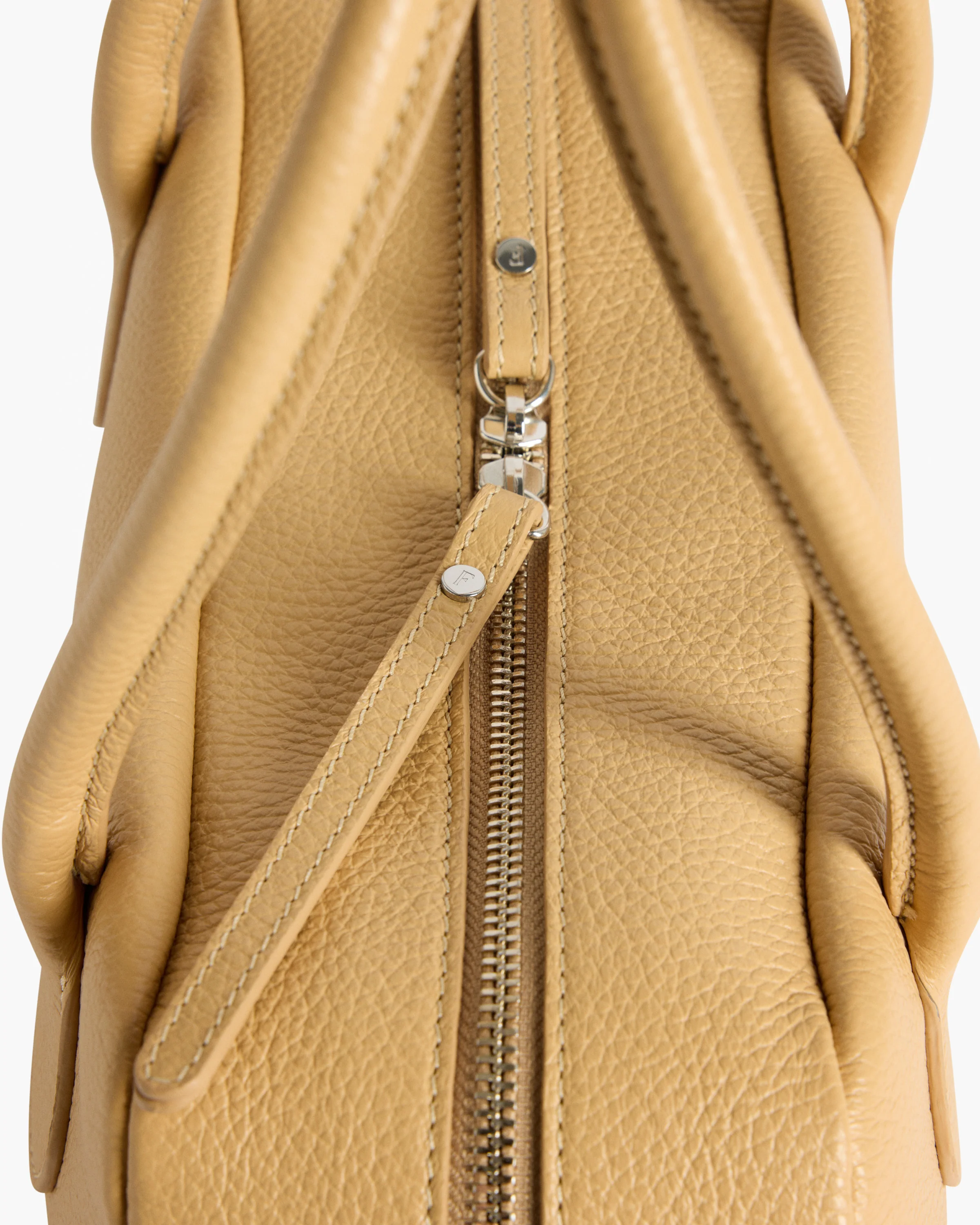 Leia Shoulder Bag Grained Leather Biscotti - Image 4