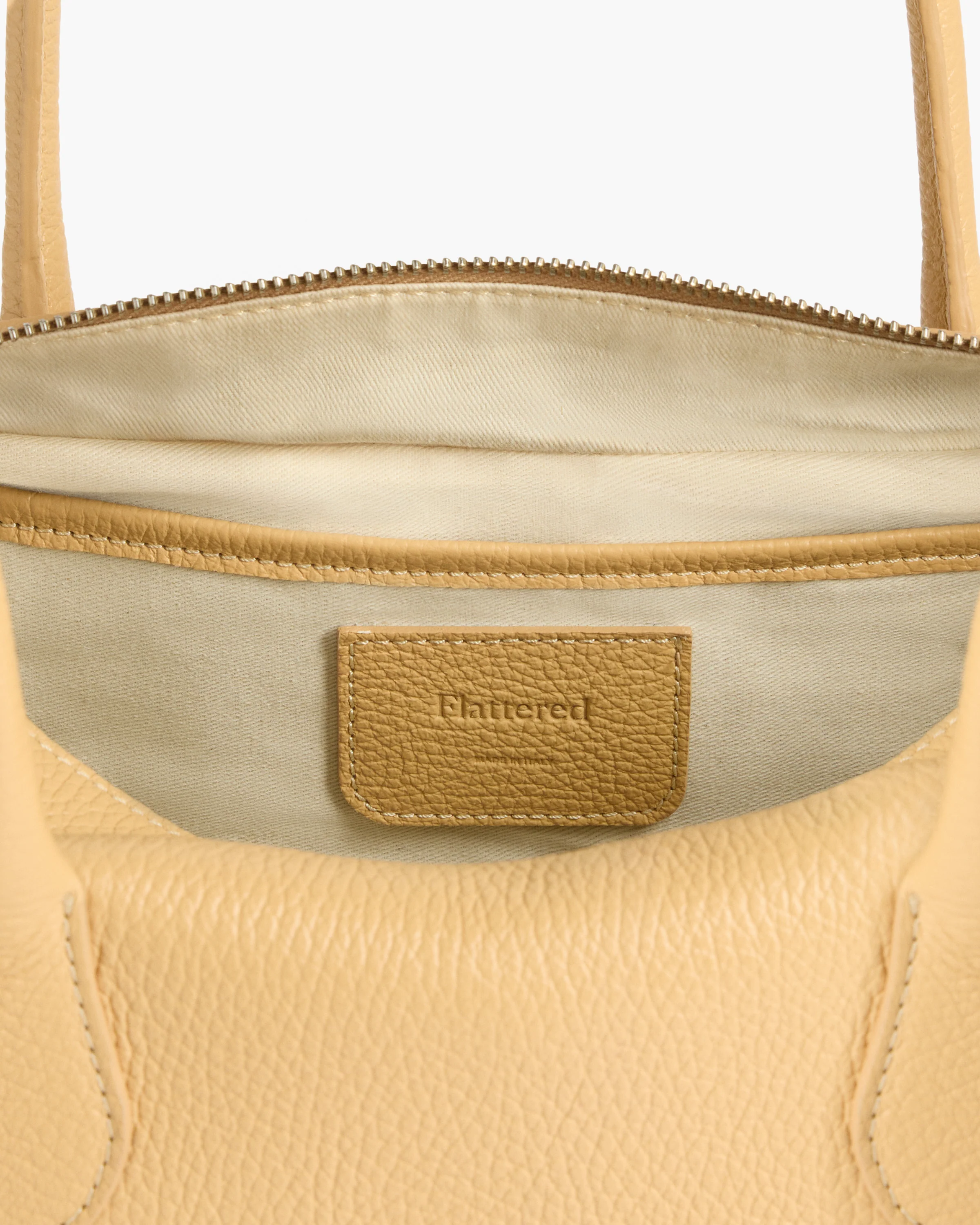 Leia Shoulder Bag Grained Leather Biscotti - Image 6