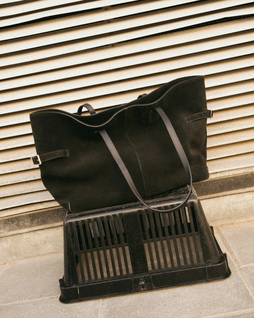 Lesley Tote Bag Suede Black - Image 8