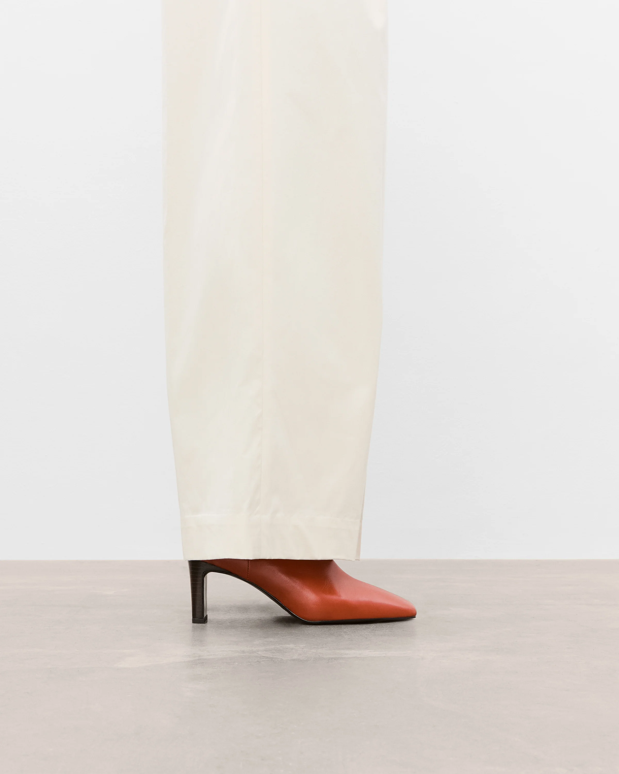 Moa Leather Brick Red - Image 3