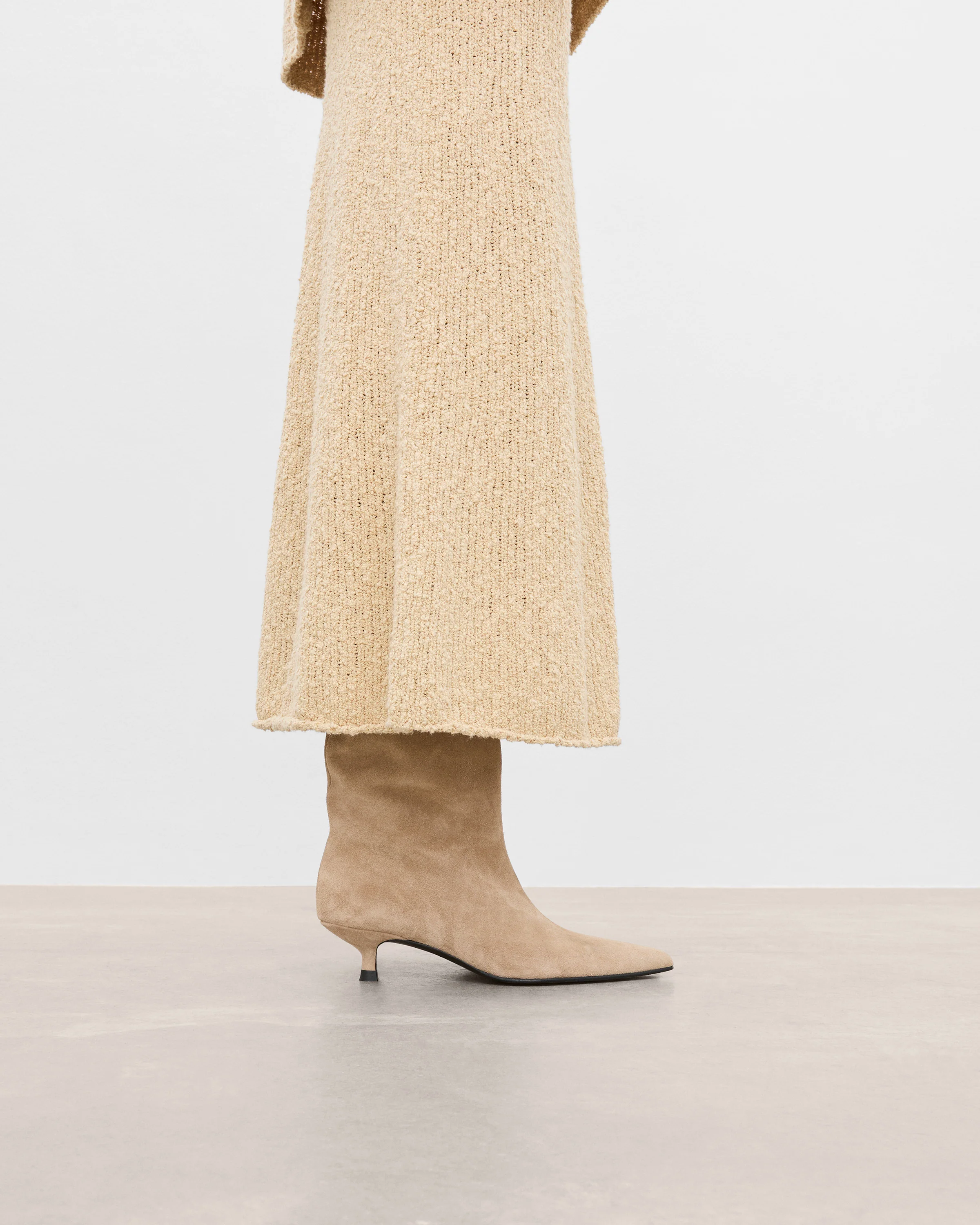 Nour Suede Sand - Image 3