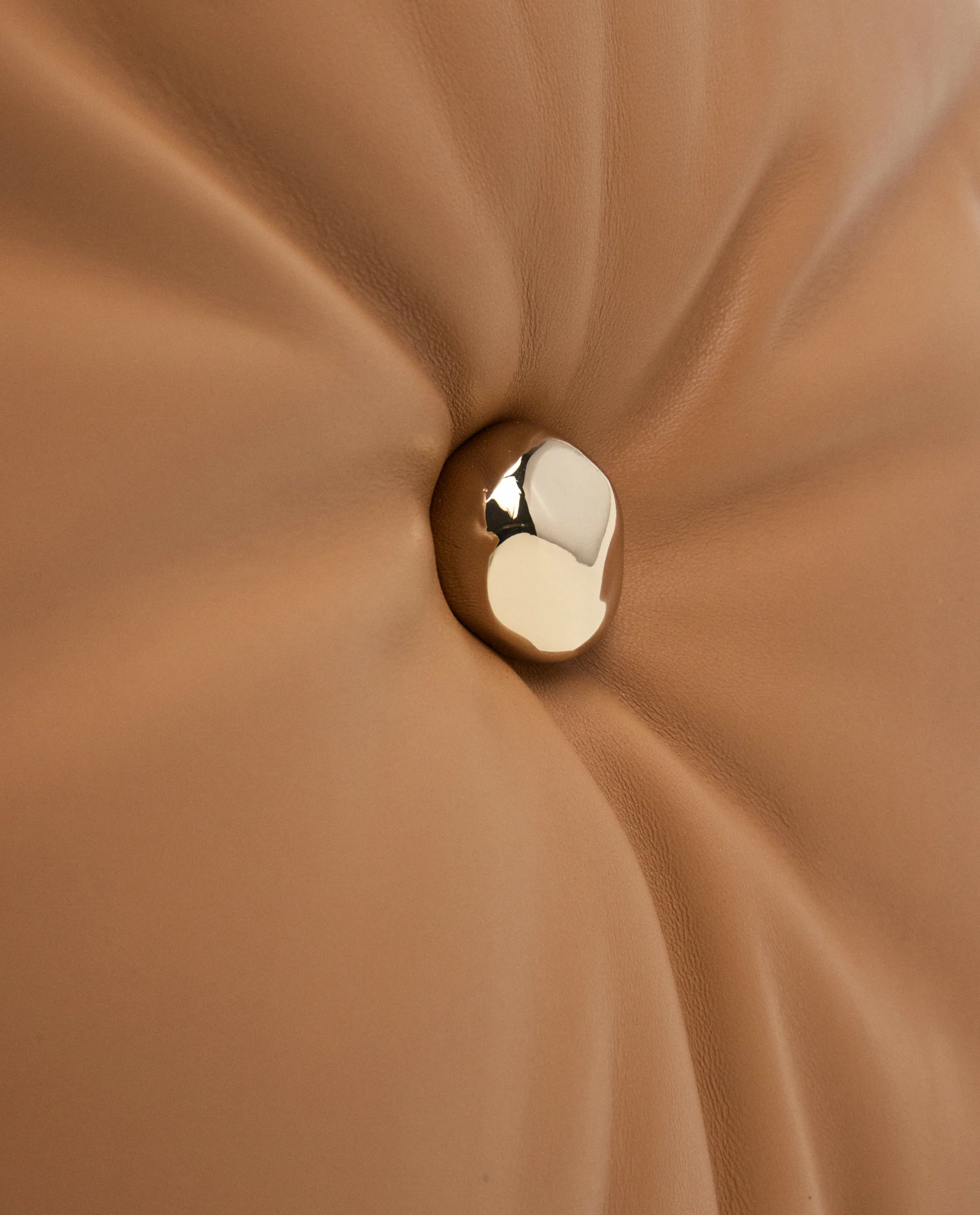 Pia Pillow Clutch Leather Camel - Image 7