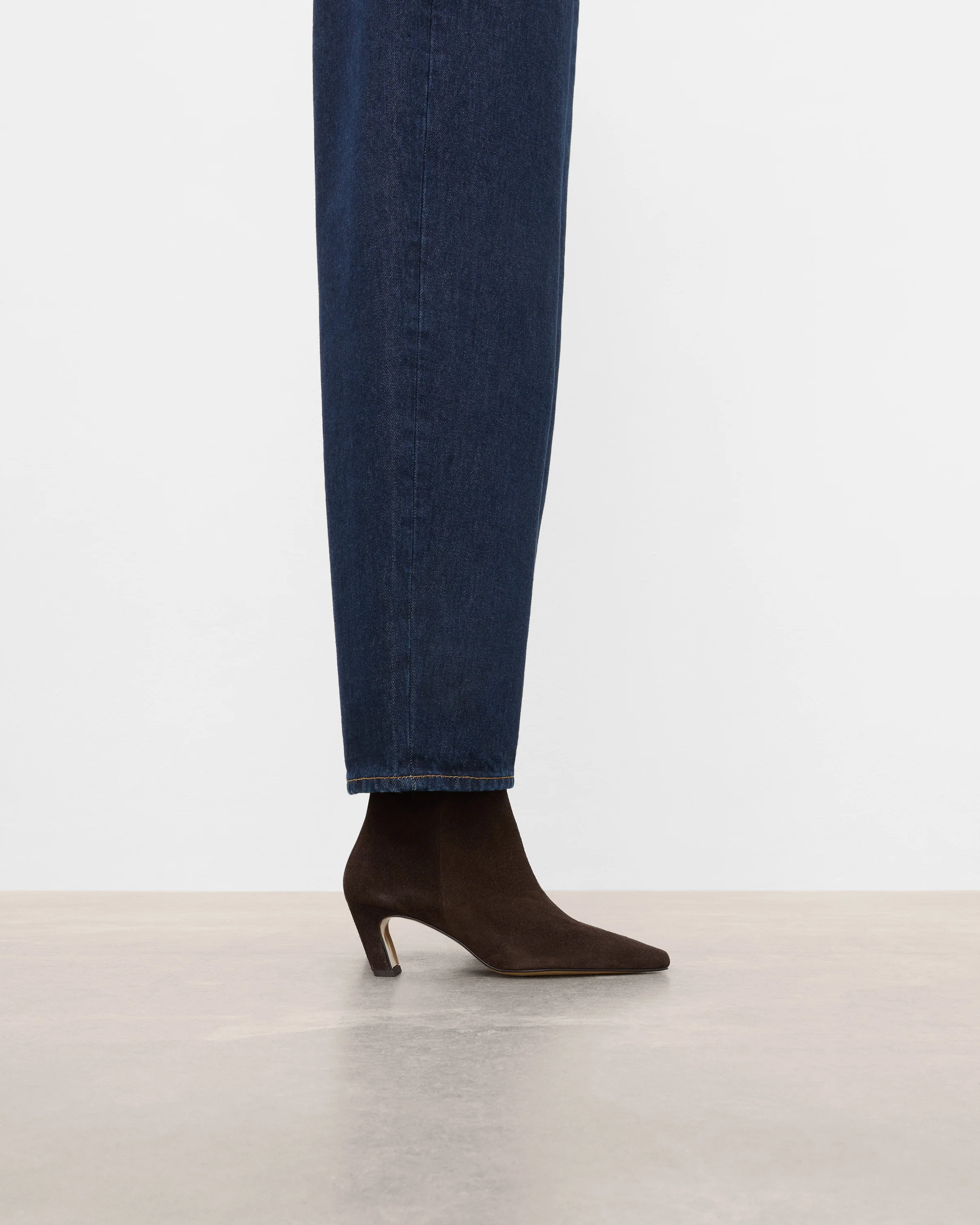 Xena Suede Chocolate - Image 3